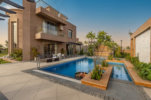 Modern 3 bhk Villa with pvt Pool and view, Jaipur
