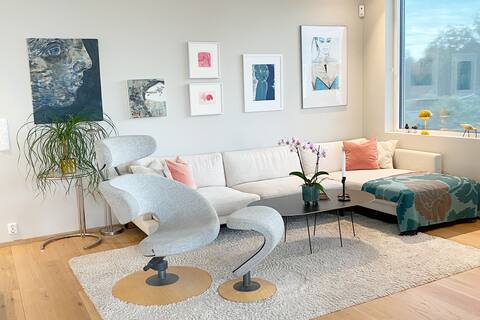 Spacious funkis near sea & city center