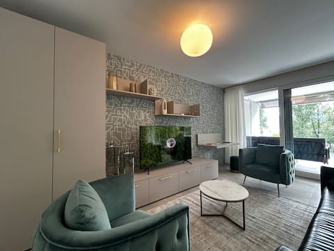 Family apartment, near the beach whit P. car park