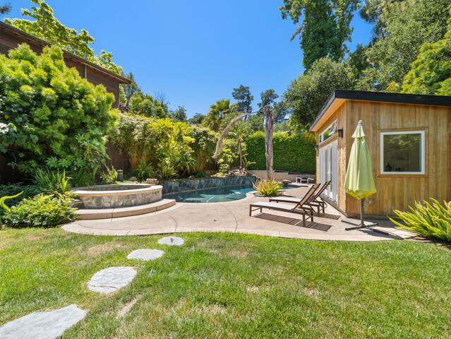 Your Pool Home Oasis Awaits