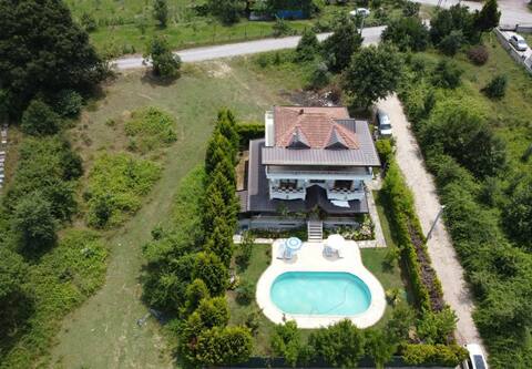 inar villa for conservatives