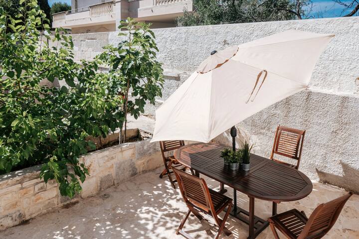 See you Bari gallery image 4