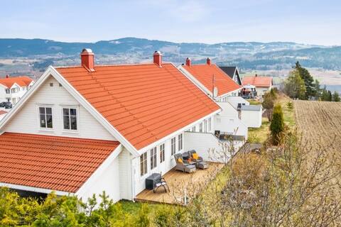 Cozy semi-detached house