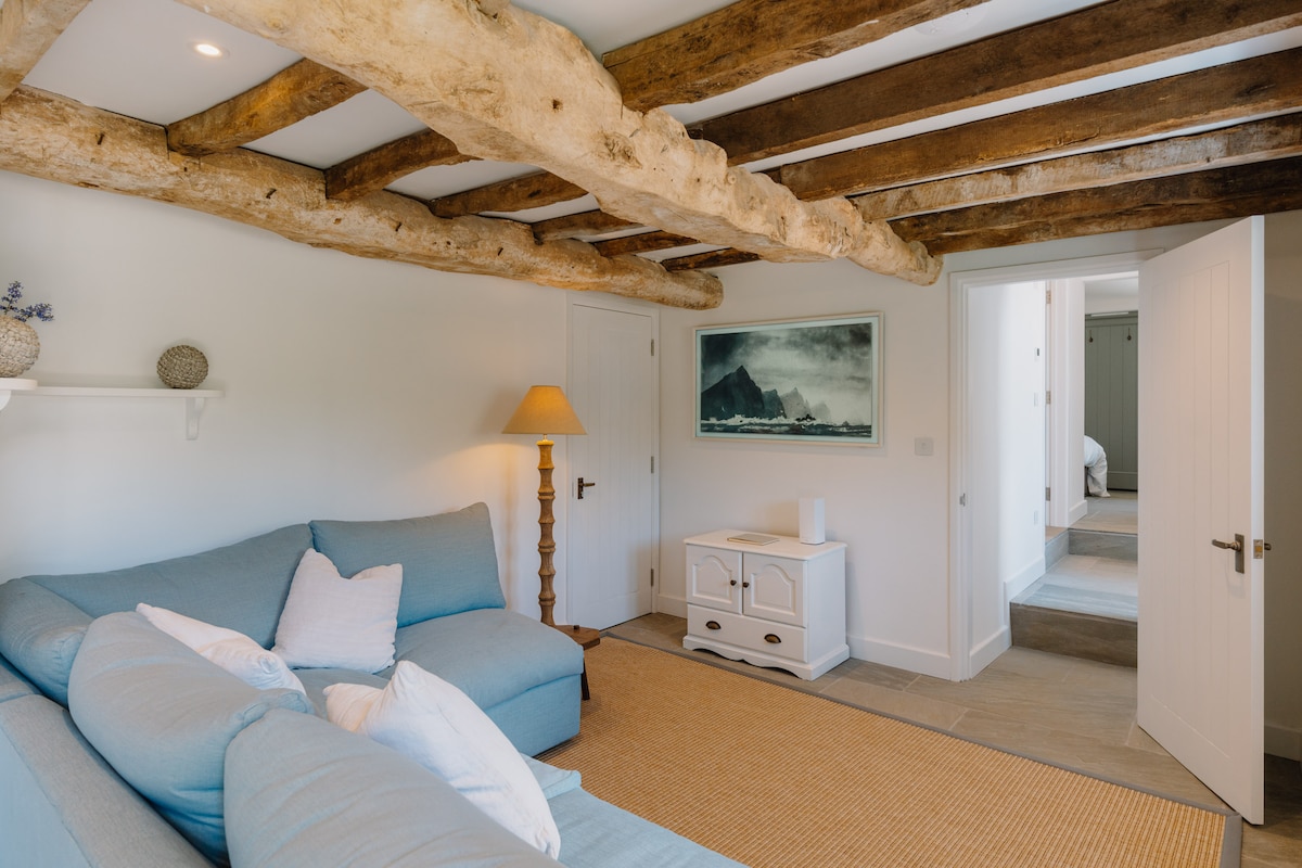 Top Airbnb: NEW - Luxury newly Converted Barn - Dog Friendly in Braunton