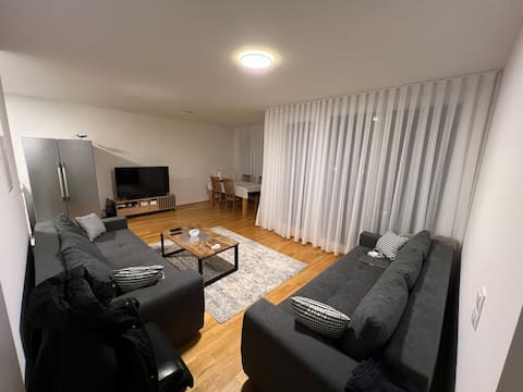 Leistungsstarkes Airbnb: Luxury Urban w Stunning Access in Obersendling