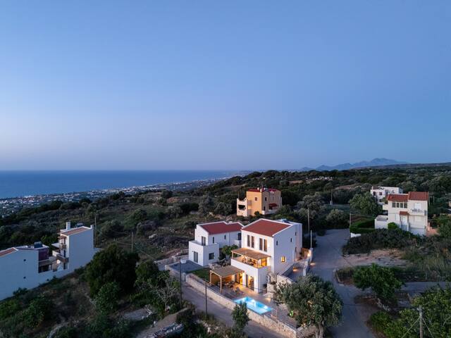 Villa Shine 5 bdrs w/private pool and playroom gallery image 2