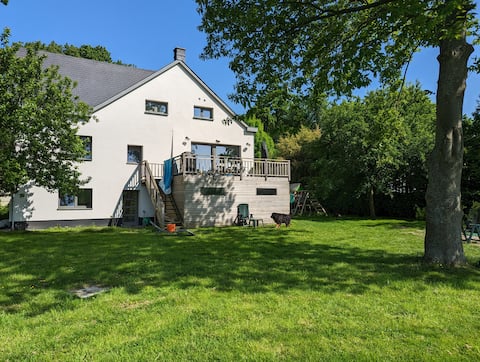 Lovely house, great green view, tiny farm