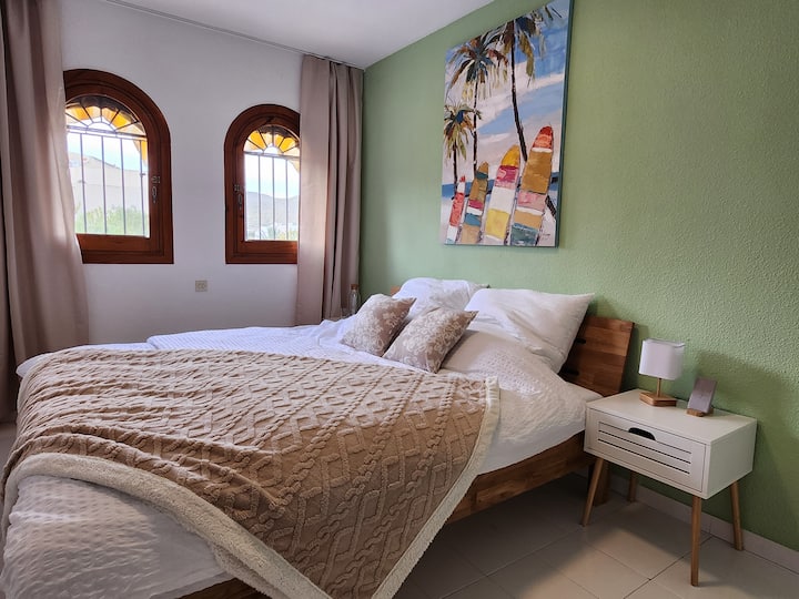 Schlafzimmer 1