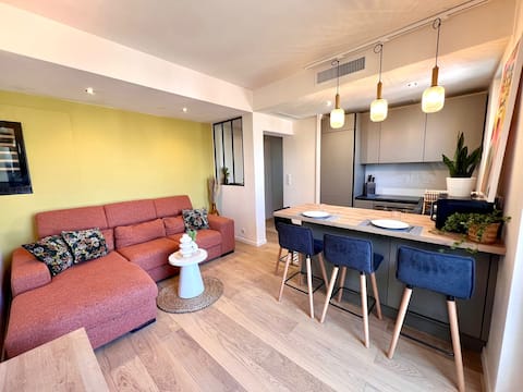 Top Airbnb: Cozy penthouse in the heart of Nice - 10 mins from the beaches in Libération