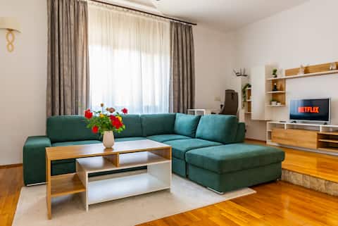 Central Family House With Self Check-in