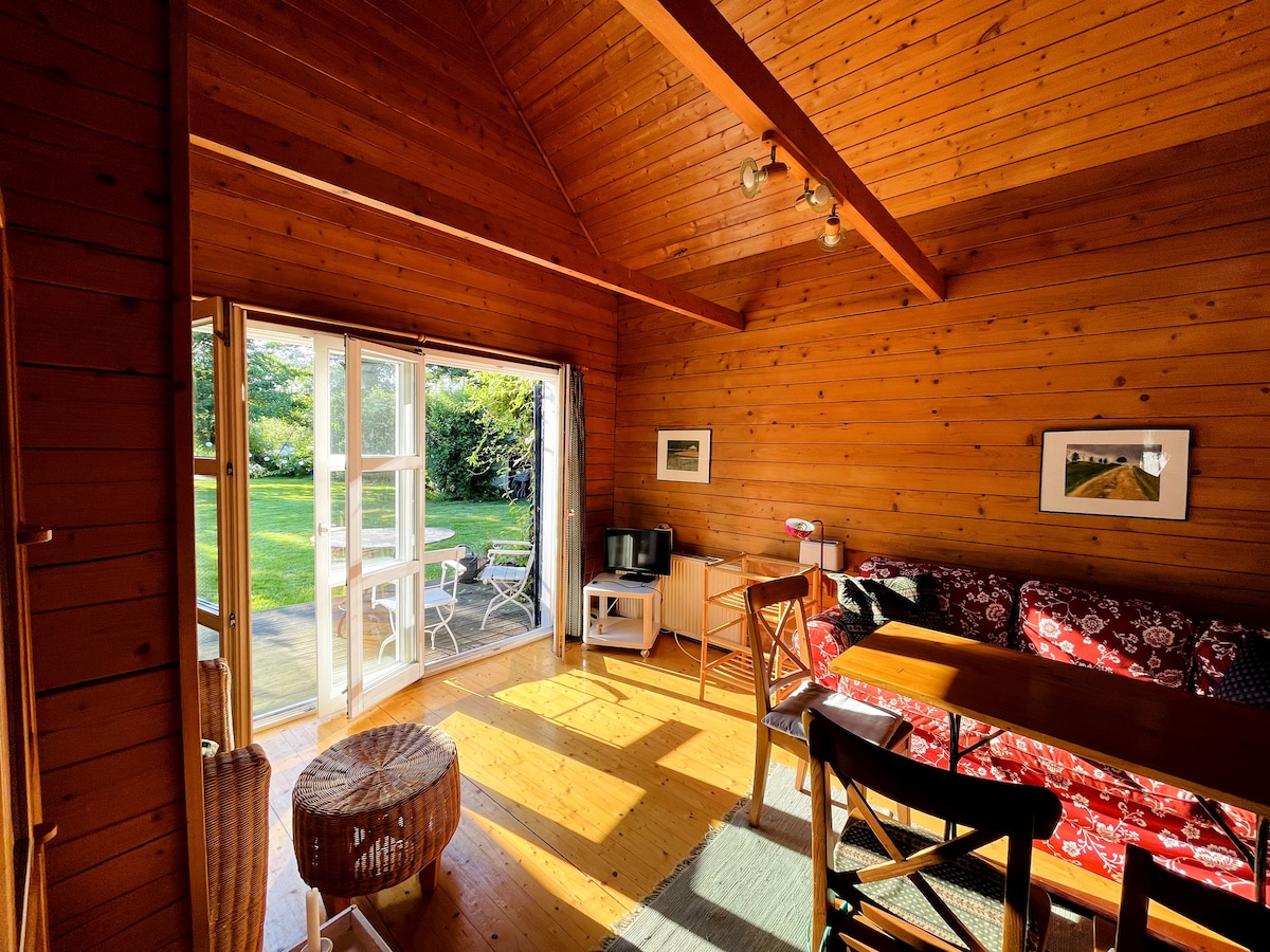 Leistungsstarkes Airbnb: Woodhouse at the lake in Rahnsdorf