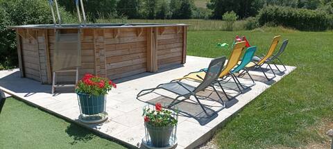 Close to Montcuq, House with garden and pool