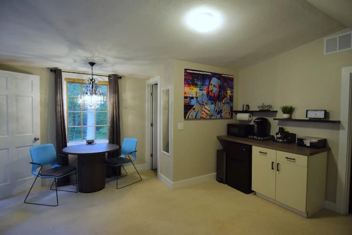 Backwoods Studio: 11.6ac Forest - Noblesville, IN