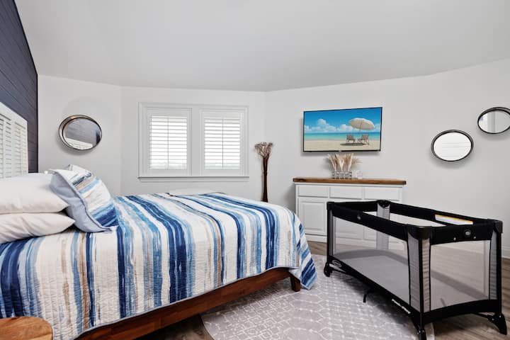 Private Haven: Encontre consolo e paz em nosso quarto sereno.