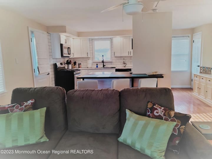 Beautiful Renovated 1br House - Manasquan, NJ