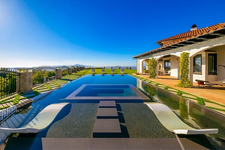 Malibu Sky View Estate gallery image 2