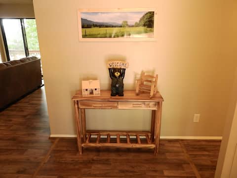 Top Airbnb: Cozy Bear Lodge @ Casey's Mntn! in Whittier