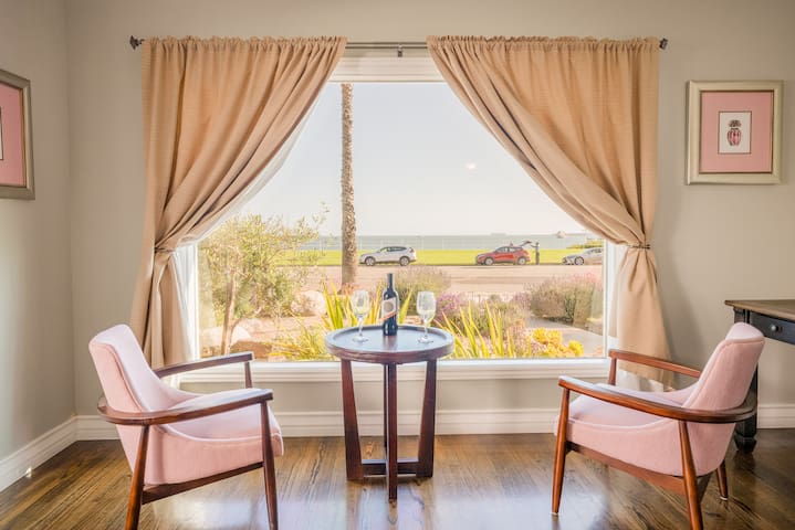 Luxurious Serene Ocean View Beach House