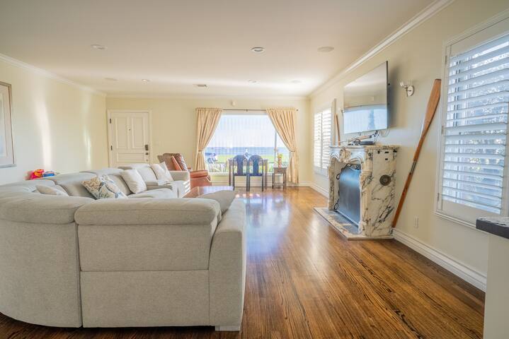 Luxurious Serene Ocean View Beach House gallery image 3