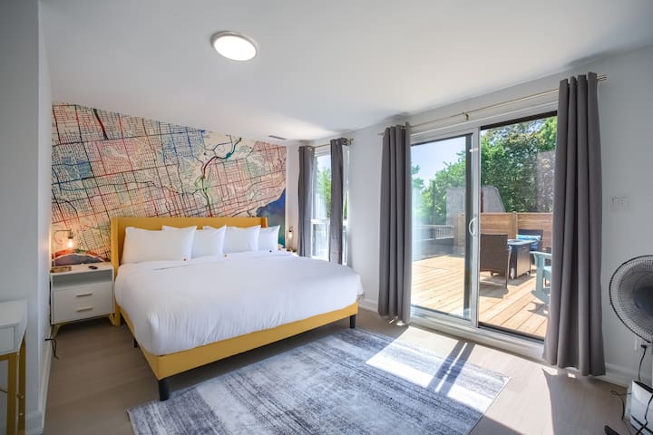 ⁠2 King Bed Presidential Suite in The Annex