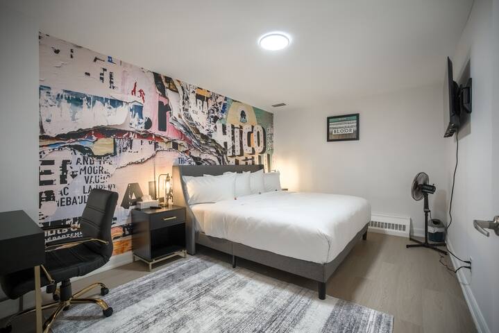 ⁠2 King Bed Presidential Suite in The Annex gallery image 2