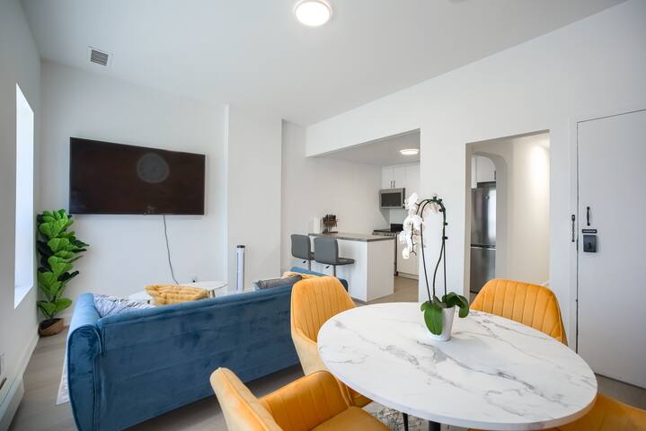 ⁠2 King Bed Presidential Suite in The Annex gallery image 4