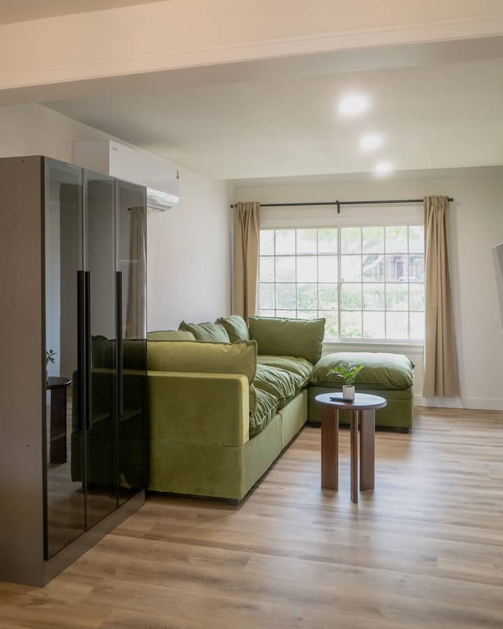 Chic And Elegant Home Near Disneyland - Rowland Heights, CA