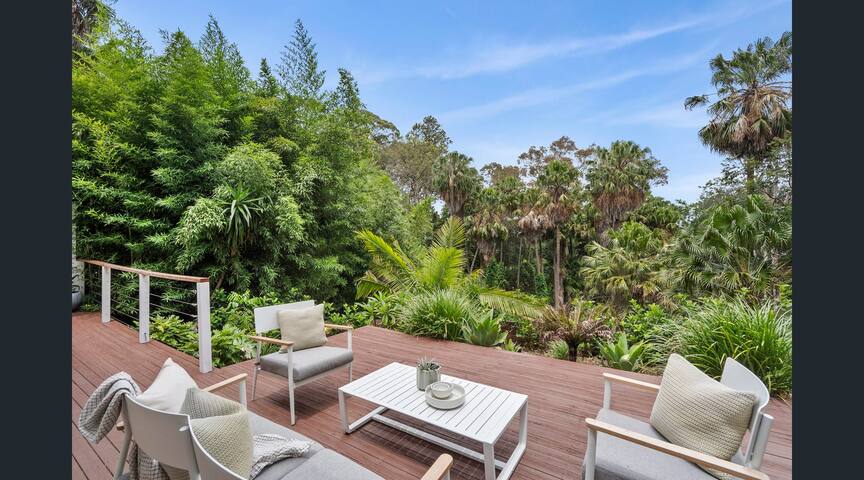 Tropical sun-filled oasis gallery image 4