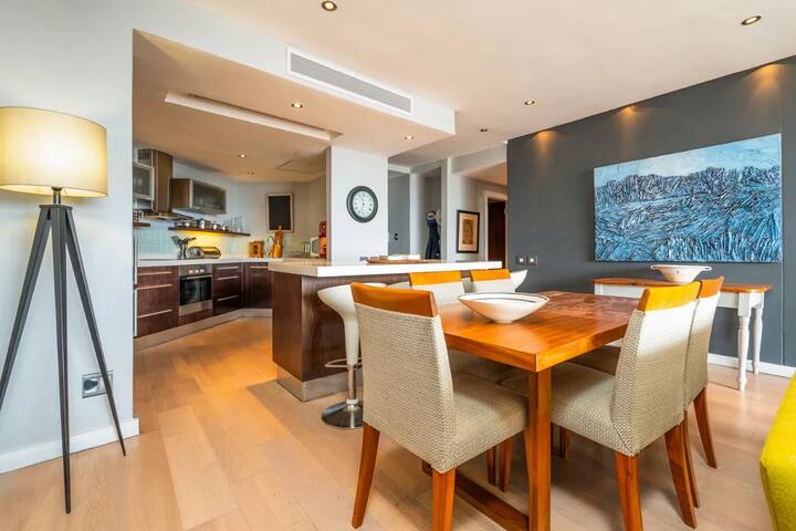 Stunning central location ! gallery image 5