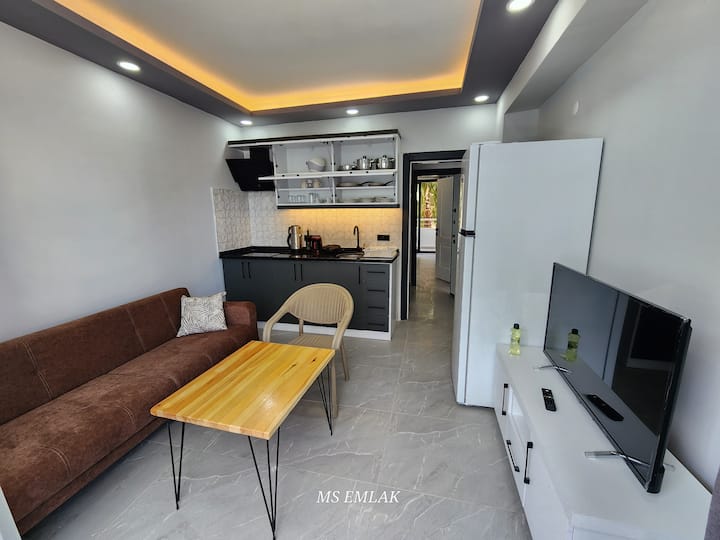 Side Merkezinde Havuzlu 1+1 Daire - Manavgat