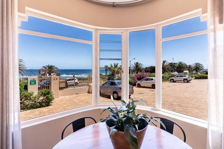 Tidal Pool Beachfront Apartment gallery image 4