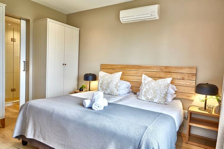 Tidal Pool Beachfront Apartment gallery image 3