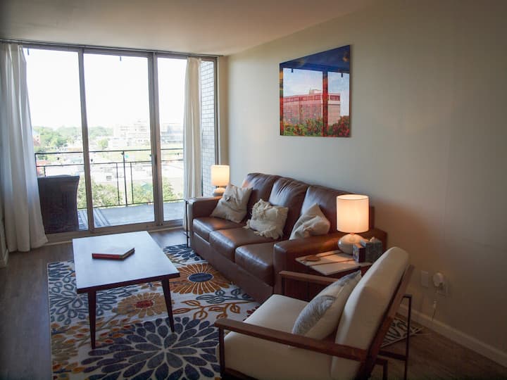 Midtown Condo - Newly Renovated! - Omaha, NE