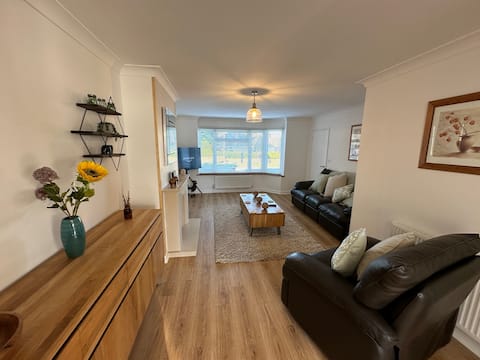 Beckleigh House King or twin beds free parking x3