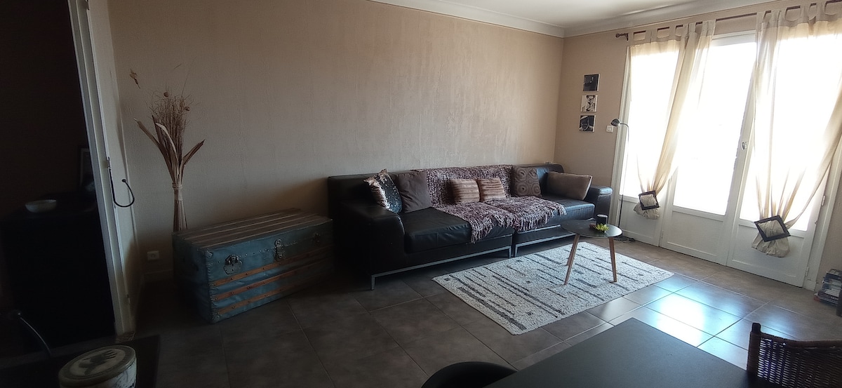 Top performing Airbnb: F3 apartment in St-Raphaël in Saint Raphaël