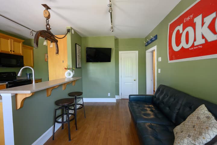 The Retro Suite - Charlottetown