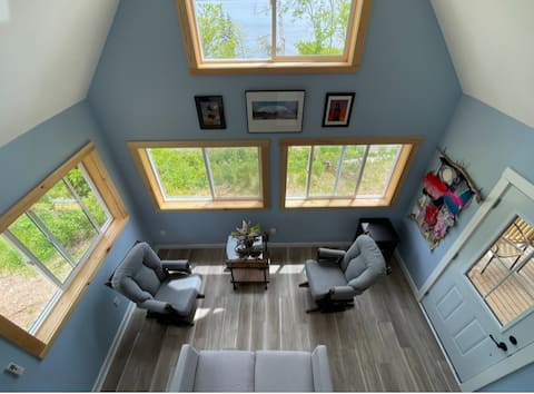 Top performing Airbnb: The old trail cabin. in Victoria, Subd. B