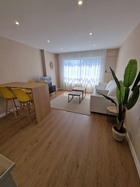 Top Airbnb: Jose Antonio's Apartments, Two-bedroom apartment. en Monforte De Lemos