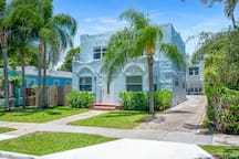 Cozy West Palm Beach Home l 10min to Municipal Beach and more!