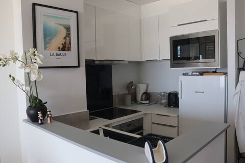 Successful Airbnb property: Beachfront, Benoit Beach, La Baule – Type 2 + cabin in La Baule Escoublac