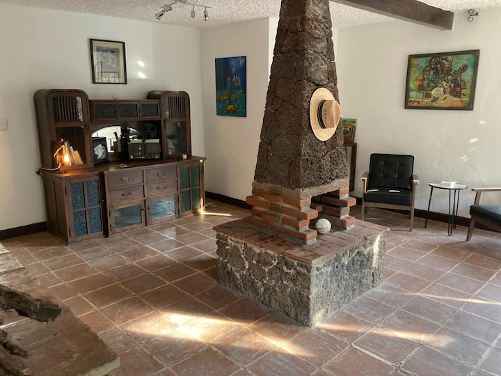 Cozy Spacious Entire Home With Terrace Retreat - テポストラン