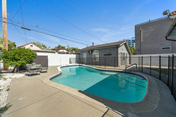 Perfect Entire Home /Heated Pool gallery image 5