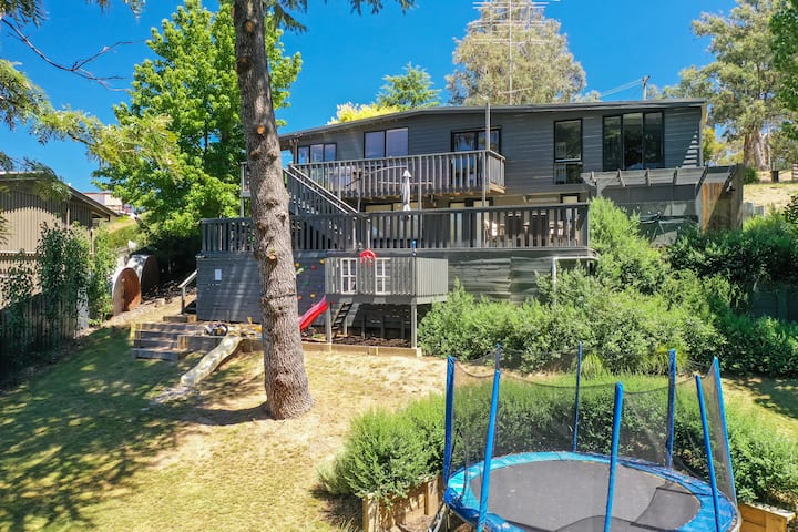 Honey Bee Lodge at Goughs Bay