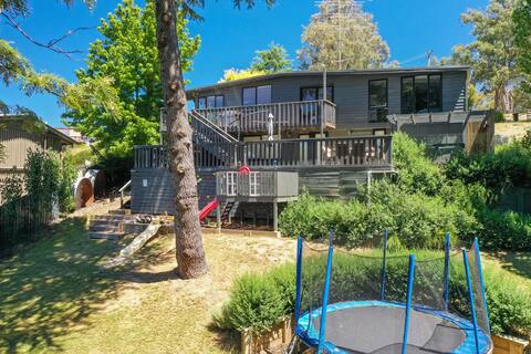 Honey Bee Lodge at Goughs Bay