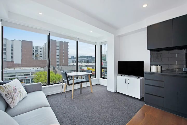 Modern One Bedroom Apartment Prime Location - Wellington