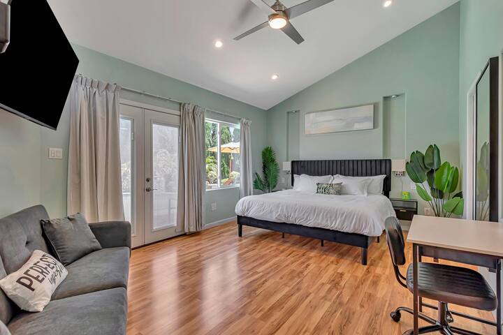 *Tropical Bliss – Heated Spa/Games/12 min to dwtn gallery image 3