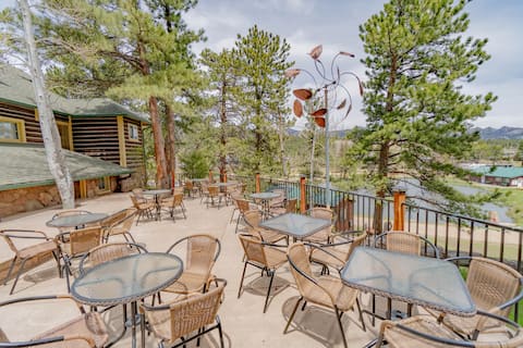 Rocky Creek Lodge, Sleeps 30, Gatherings Welcome