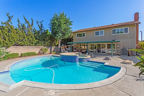 Spacious 4BR w/ Pool Jacuzzi & Home Office E#42117