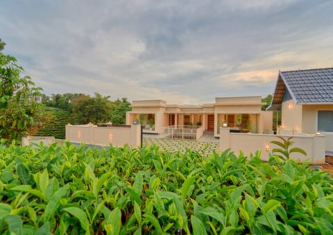 Two-bedroom deluxe with pool Vagamon