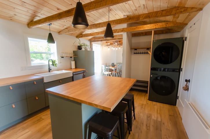 Off The Wharf Cottage gallery image 3